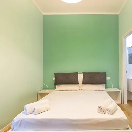 アパート Italianflat - Elegant 2 Bedrooms With Balcony, 10 Min Walk From Arena ヴェローナ