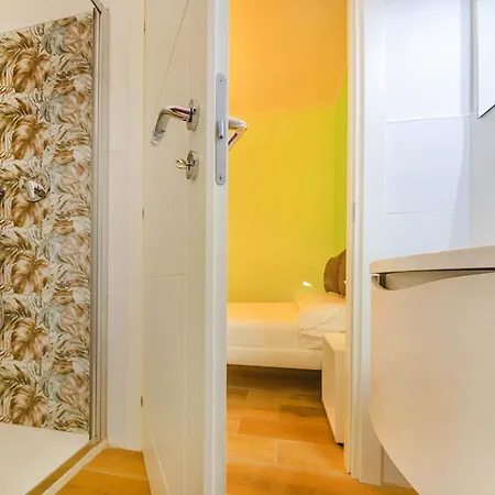 アパート Italianflat - Elegant 2 Bedrooms With Balcony, 10 Min Walk From Arena ヴェローナ