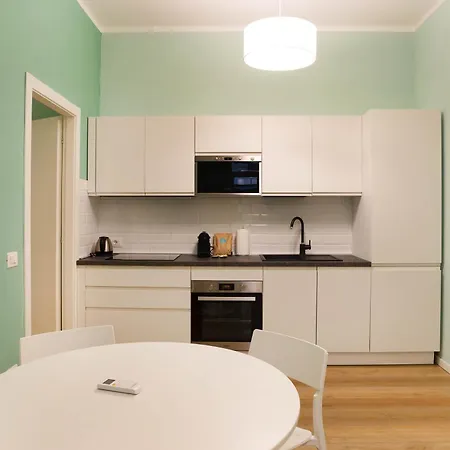 Italianflat - Elegant 2 Bedrooms With Balcony, 10 Min Walk From Arena *