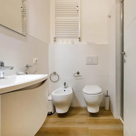 Italianflat - Elegant 2 Bedrooms With Balcony, 10 Min Walk From Arena