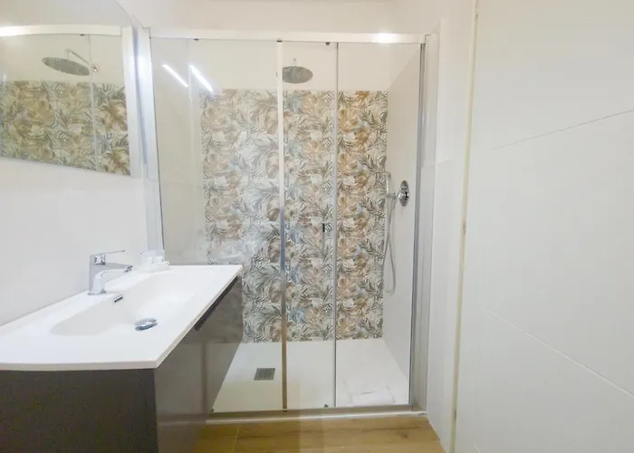 Italianflat - Elegant 2 Bedrooms With Balcony, 10 Min Walk From Arena *