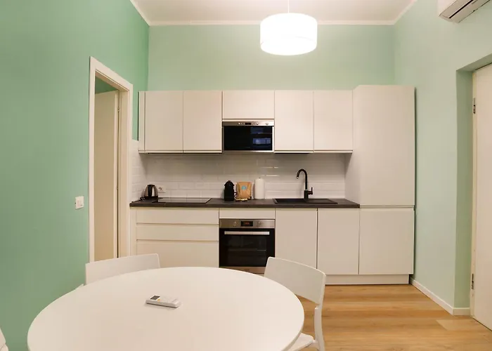 Italianflat - Elegant 2 Bedrooms With Balcony, 10 Min Walk From Arena *