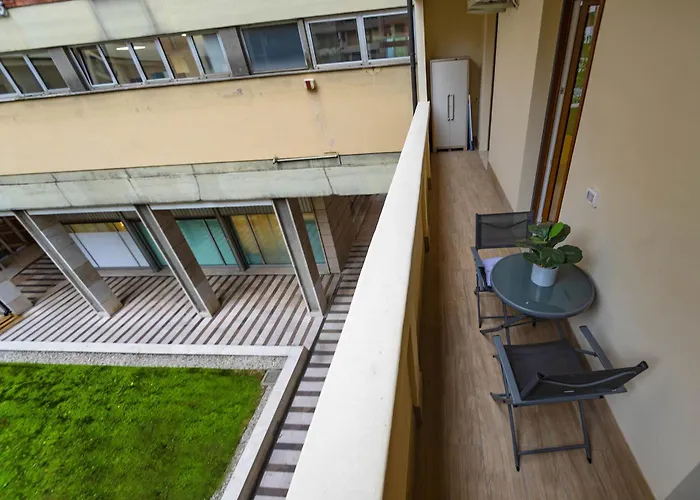 Italianflat - Elegant 2 Bedrooms With Balcony, 10 Min Walk From Arena Apartament
